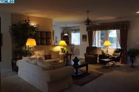 2011 E Dorothea Ct, Visalia, CA 93292 photo 5