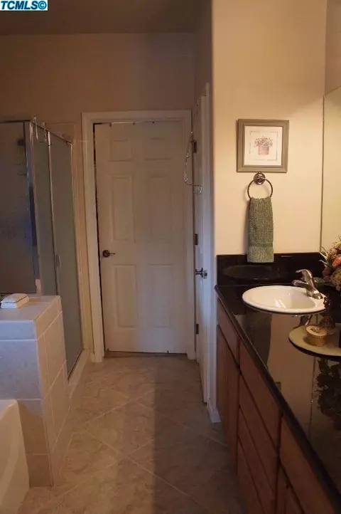 2011 E Dorothea Ct, Visalia, CA 93292 photo 30