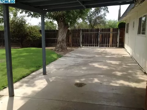 3631 W Iris Ave, Visalia, CA 93277 photo 12