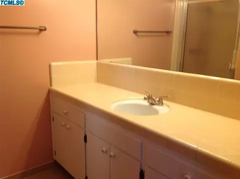 3631 W Iris Ave, Visalia, CA 93277 photo 9