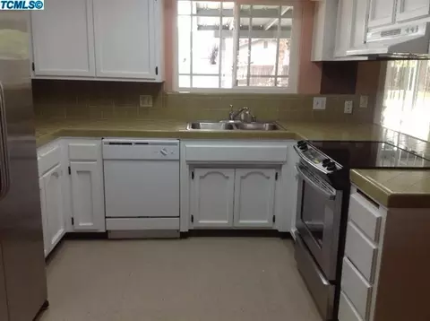 3631 W Iris Ave, Visalia, CA 93277 photo 3