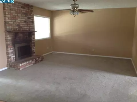 3631 W Iris Ave, Visalia, CA 93277 photo 4