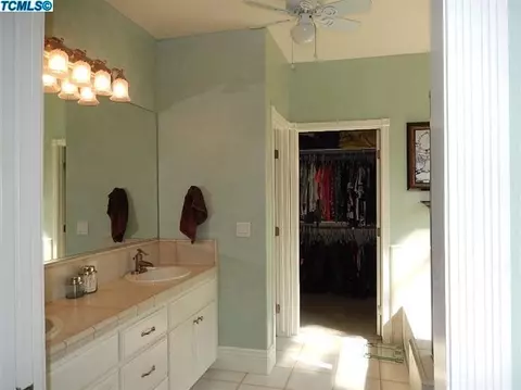 225 Mitchell Ave, Tulare, CA 93274 photo 18