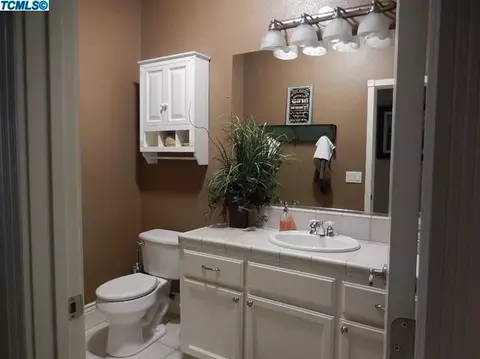 225 Mitchell Ave, Tulare, CA 93274 photo 15