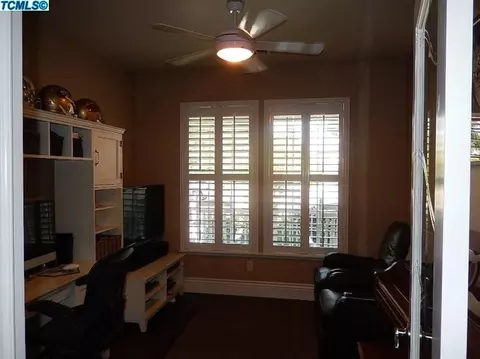 225 Mitchell Ave, Tulare, CA 93274 photo 10