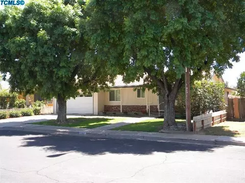 1362 E Bolinger Way, Dinuba, CA 93618 photo 2