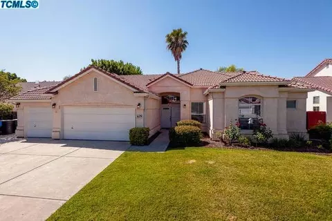 629 Avalon Dr, Lemoore, CA 93245 photo 1