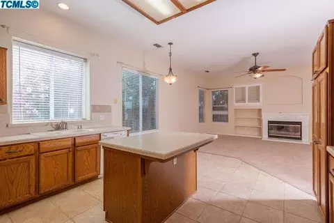 629 Avalon Dr, Lemoore, CA 93245 photo 12