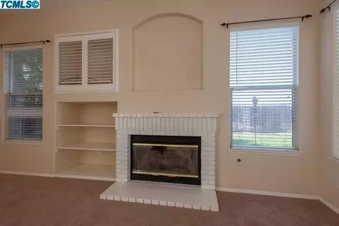 629 Avalon Dr, Lemoore, CA 93245 photo 7