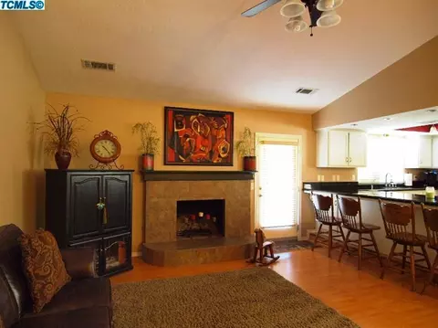 817 Woods Pl, Exeter, CA 93221 photo 3