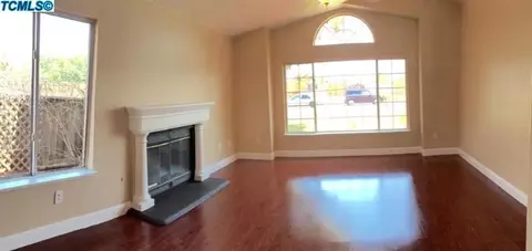 405 Riviera Dr, Lemoore, CA 93245 photo 4