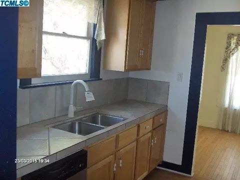 17124 Jackson Ave, Lemoore, CA 93245 photo 9