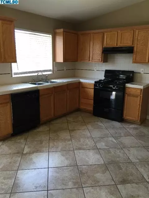 1801 E Mesa Ct, Visalia, CA 93292 photo 15