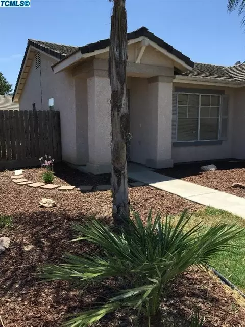 1801 E Mesa Ct, Visalia, CA 93292 photo 4
