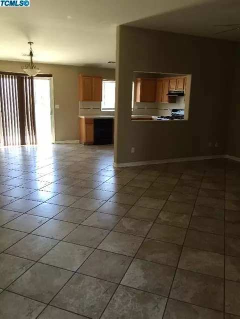 1801 E Mesa Ct, Visalia, CA 93292 photo 12