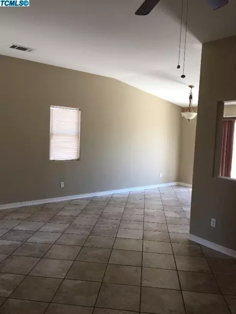 1801 E Mesa Ct, Visalia, CA 93292 photo 11