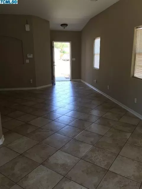 1801 E Mesa Ct, Visalia, CA 93292 photo 7