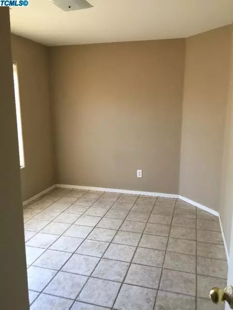 1801 E Mesa Ct, Visalia, CA 93292 photo 17