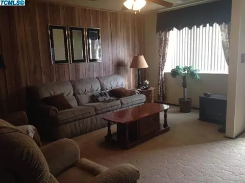 618 Stanley St, Exeter, CA 93221 photo 2