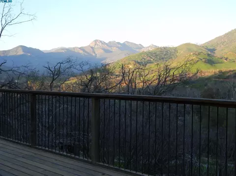 40675 Crystal Dr, Three Rivers, CA 93271 photo 2