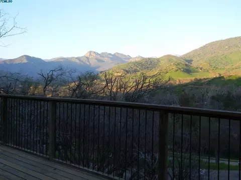 40675 Crystal Dr, Three Rivers, CA 93271 photo 5