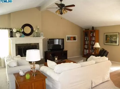 2042 Ellery Ave, Clovis, CA 93611 photo 3
