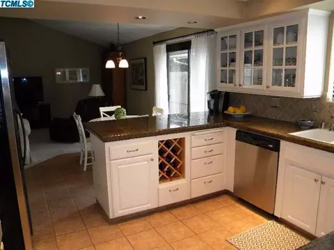 2042 Ellery Ave, Clovis, CA 93611 photo 2