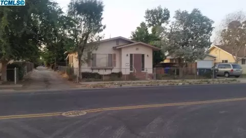 421 W Pine St, Exeter, CA 93221 photo 1