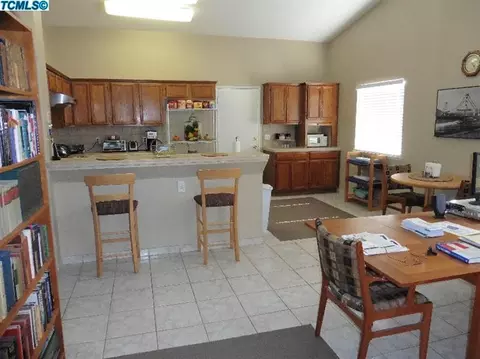 3904 E Laurel Ct, Visalia, CA 93292 photo 3