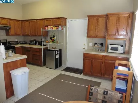 3904 E Laurel Ct, Visalia, CA 93292 photo 4