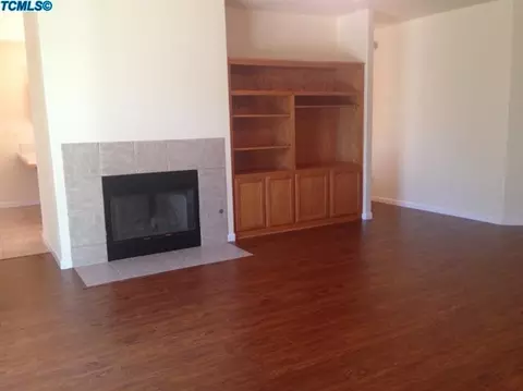 1370 Joy Ct, Exeter, CA 93221 photo 2