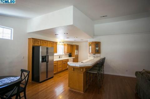 3045 S Johnson, Visalia, CA 93277 photo 8