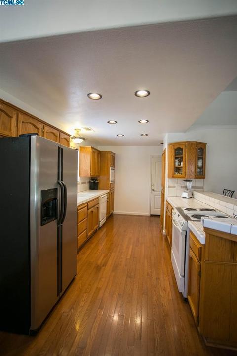 3045 S Johnson, Visalia, CA 93277 photo 9