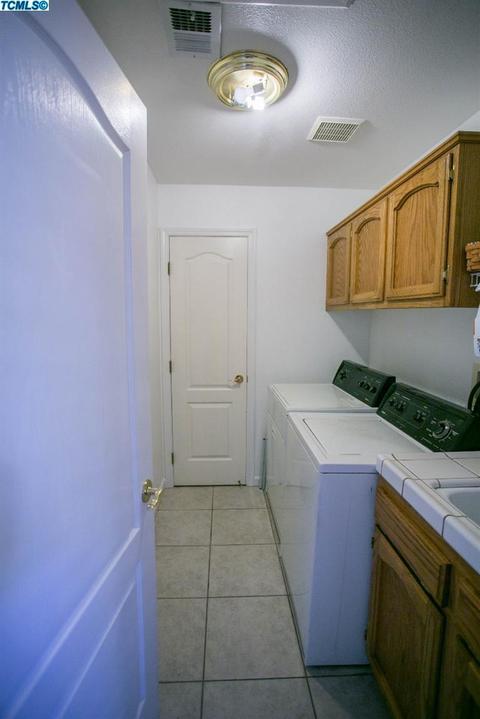3045 S Johnson, Visalia, CA 93277 photo 13