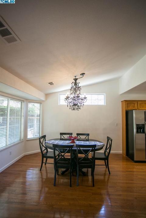 3045 S Johnson, Visalia, CA 93277 photo 7
