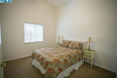 3045 S Johnson, Visalia, CA 93277 photo 17
