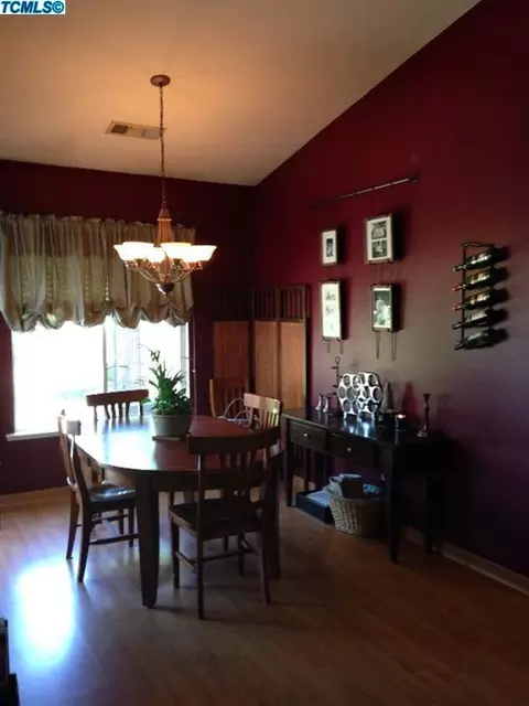 892 Apple Ave, Lemoore, CA 93245 photo 2