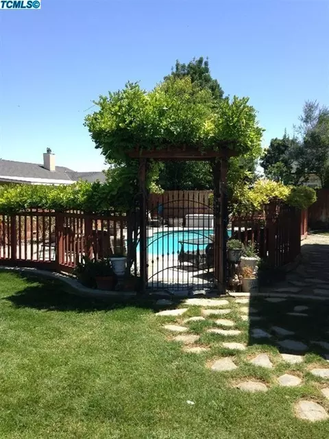 892 Apple Ave, Lemoore, CA 93245 photo 11