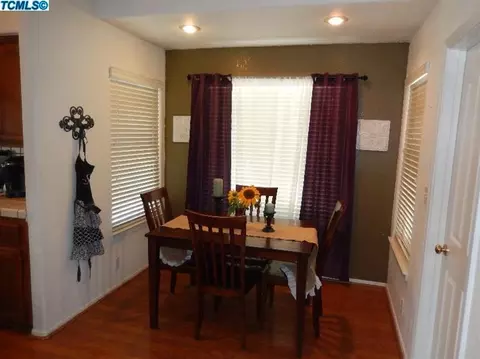 3739 E Paradise Ave, Visalia, CA 93292 photo 11
