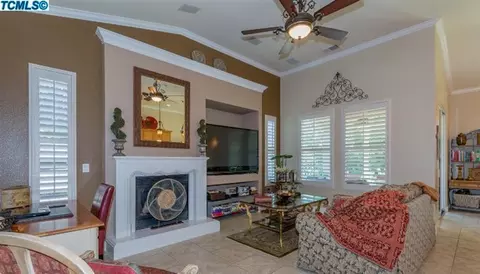 97 W Lester Ave, Clovis, CA 93619 photo 4