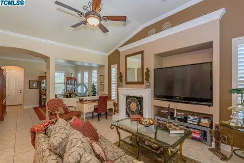 97 W Lester Ave, Clovis, CA 93619 photo 5