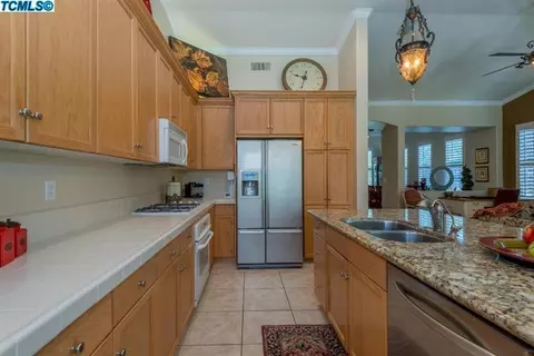 97 W Lester Ave, Clovis, CA 93619 photo 9