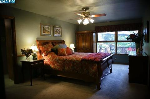 2426 E Westcott Ave, Visalia, CA 93292 photo 33