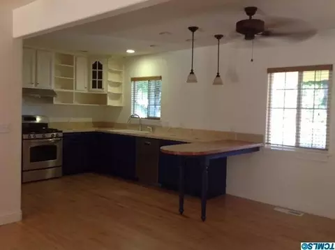 2334 E Westcott Ave, Visalia, CA 93292 photo 7