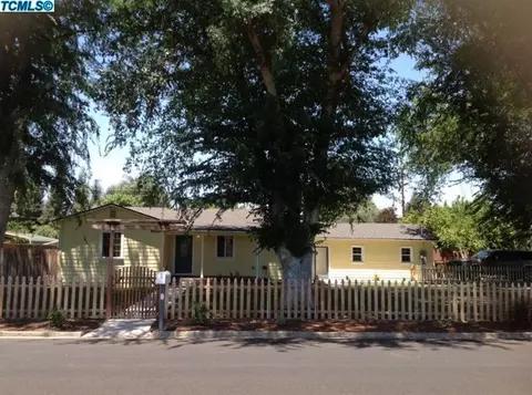 2334 E Westcott Ave, Visalia, CA 93292 photo 1