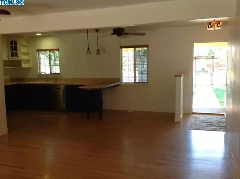 2334 E Westcott Ave, Visalia, CA 93292 photo 14