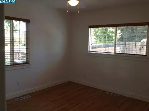 2334 E Westcott Ave, Visalia, CA 93292 photo 16