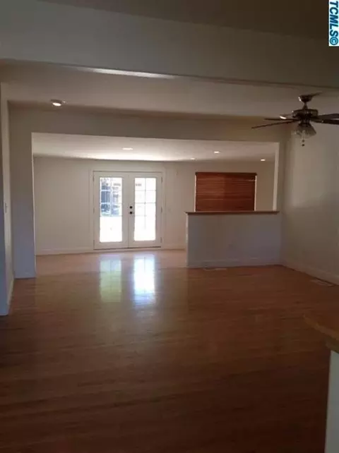 2334 E Westcott Ave, Visalia, CA 93292 photo 5