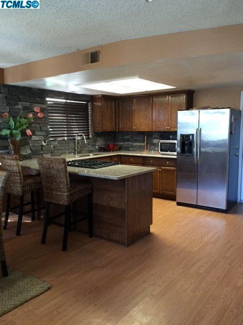 1203 E Ferguson Ave, Visalia, CA 93292 photo 2