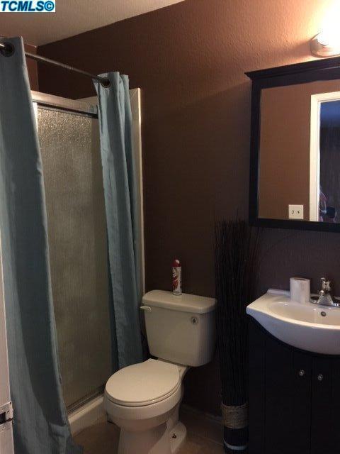 1203 E Ferguson Ave, Visalia, CA 93292 photo 9